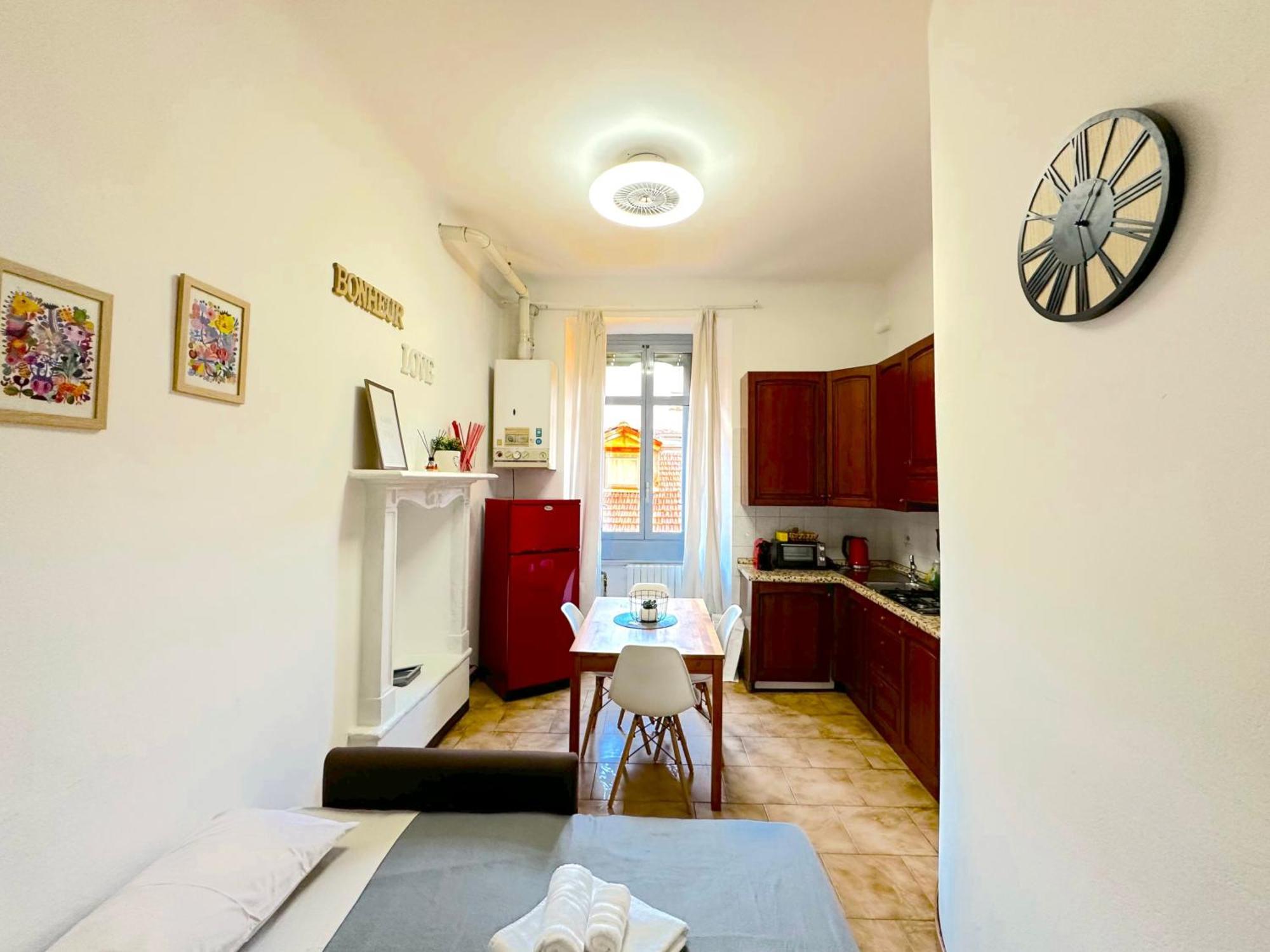 Apt Vicino Metropolitana Porta Romana, 4 Minuti Da Duomo, Free Wifi&netflix Apartment Mailand